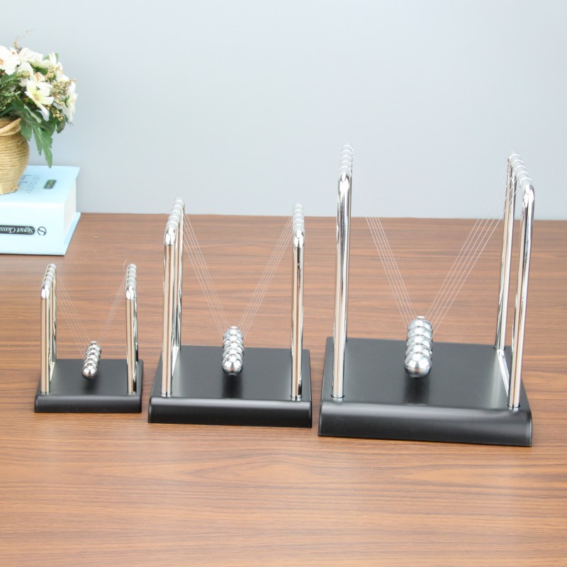 黑底座方形撞球 融合物理教学与创意礼品的理想选择